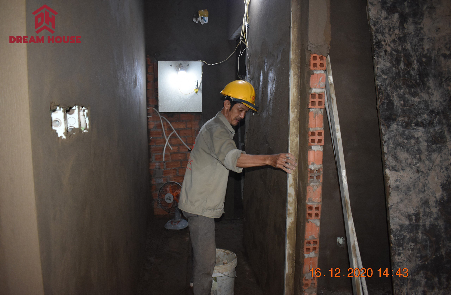thi-congca-phe-the-coffee-house-171-pham-van-nghi-phu-myhung-q7-8.jpg